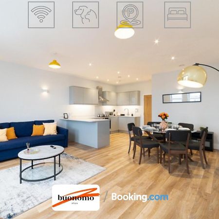 Two Bedroom Apartment At Buonomo Stays Short Lets & Serviced Accommodation Close To Wimbledon Tennis Courts ロンドン エクステリア 写真