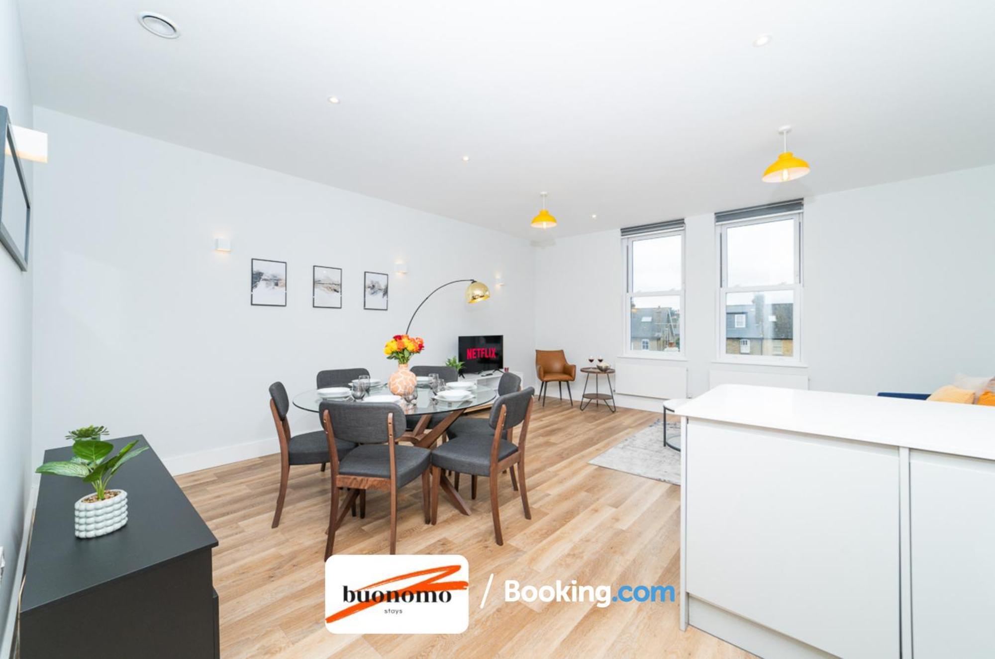 Two Bedroom Apartment At Buonomo Stays Short Lets & Serviced Accommodation Close To Wimbledon Tennis Courts ロンドン エクステリア 写真