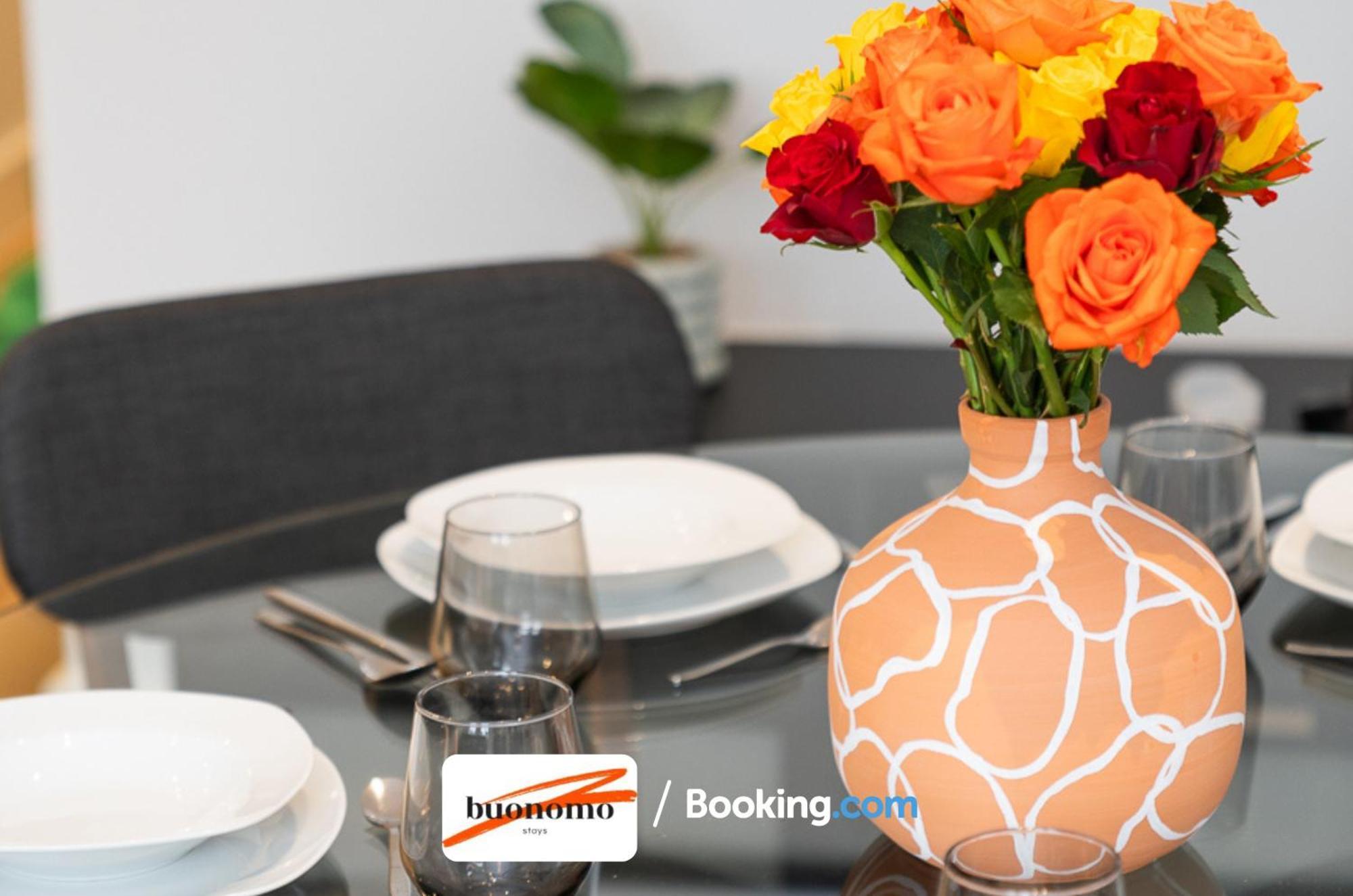 Two Bedroom Apartment At Buonomo Stays Short Lets & Serviced Accommodation Close To Wimbledon Tennis Courts ロンドン エクステリア 写真