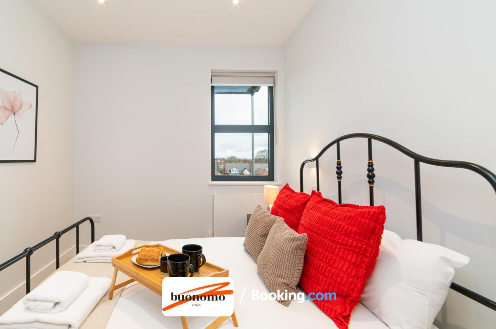 Two Bedroom Apartment At Buonomo Stays Short Lets & Serviced Accommodation Close To Wimbledon Tennis Courts ロンドン エクステリア 写真
