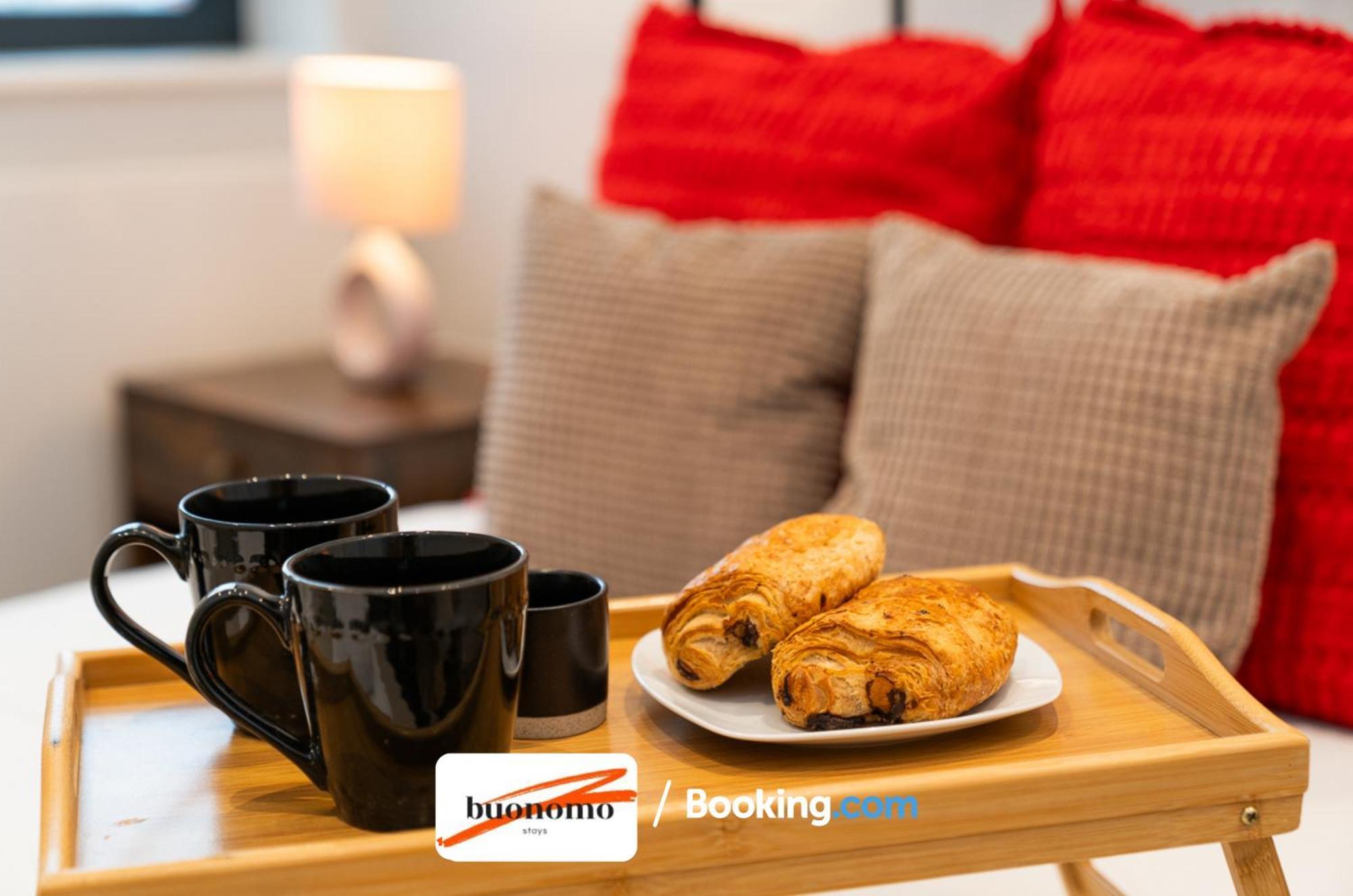 Two Bedroom Apartment At Buonomo Stays Short Lets & Serviced Accommodation Close To Wimbledon Tennis Courts ロンドン エクステリア 写真