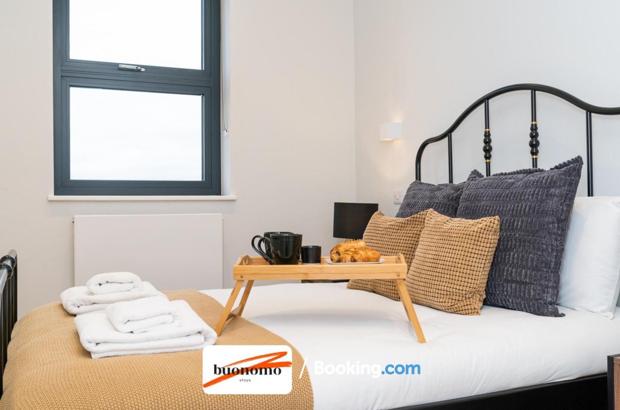 Two Bedroom Apartment At Buonomo Stays Short Lets & Serviced Accommodation Close To Wimbledon Tennis Courts ロンドン エクステリア 写真